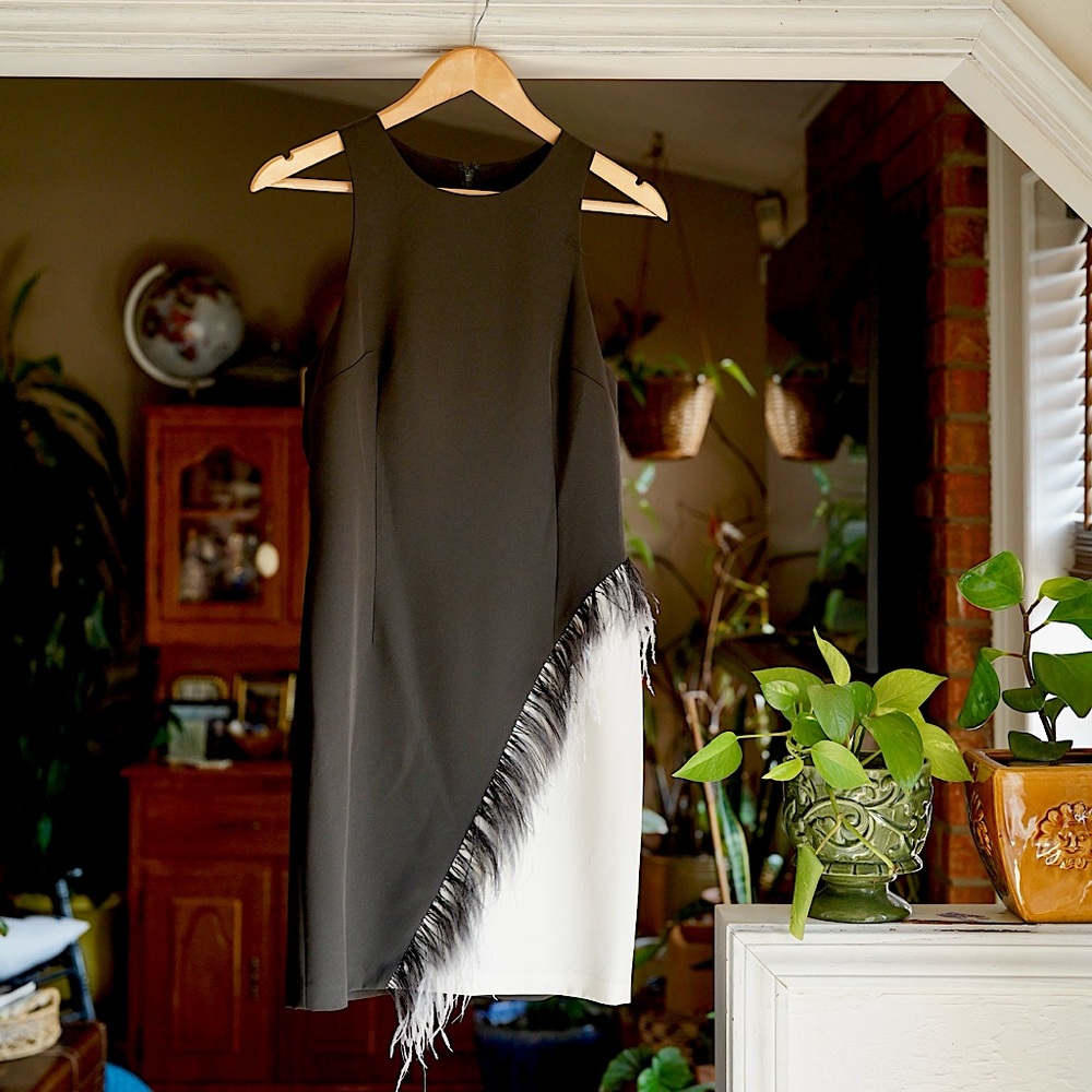 Laundry Shelli Segal Sheath Dress Feather Trim Size 2 Black And White Cocktail
